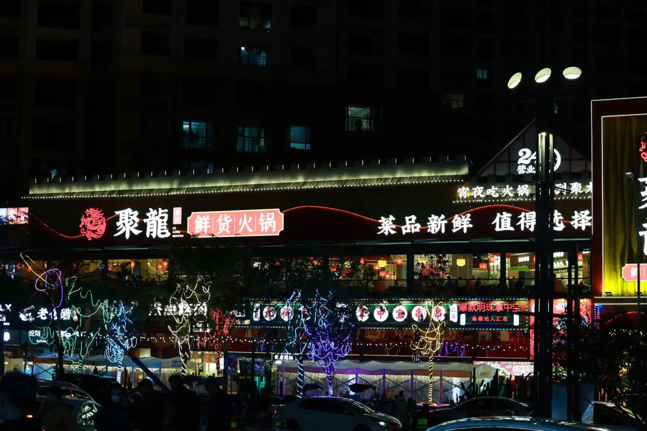 重庆伟芸瑞商贸扫帚拖把产品材质对比与耐用性分析